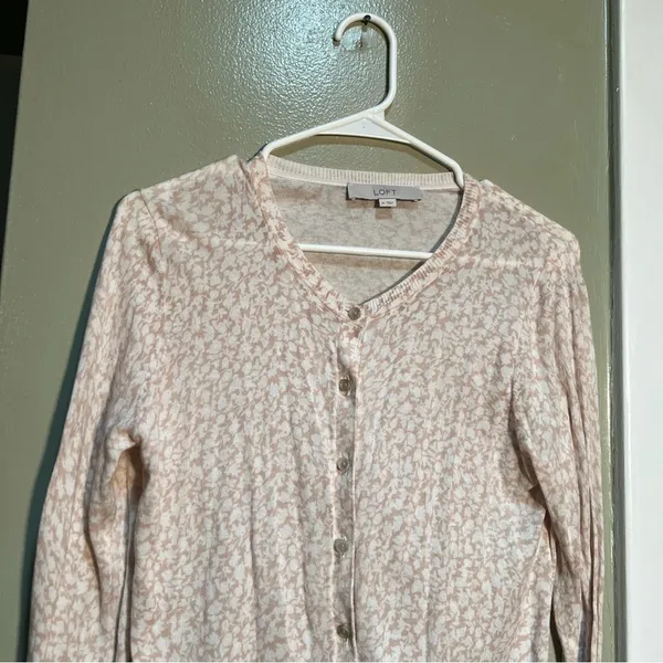 Loft Women's Size Medium Cardigan Sweater Beige White Floral Lightweight Cotton - Image 2