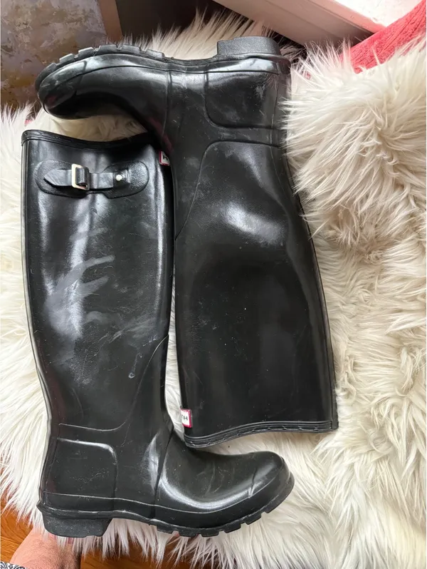 Hunter Black Tall Rain Boots with Adjustable Buckle - Image 7