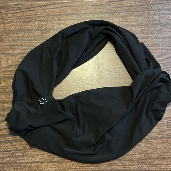 Beyond Yoga Black Infinity Scarf With Cellphone Zippered Pocket - Image 3