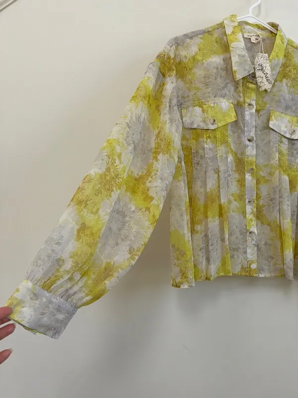 Mystree Yellow Gray Watercolor Pleated Sheer Button-Down Bubble Sleeve Top NWT L - Image 6