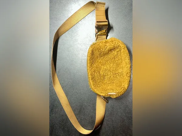 Lululemon Everywhere Belt Bag Burnt Caramel Camel Brown Fur Fanny Pack - Image 3
