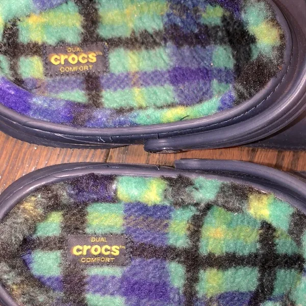 Crocs navy blue shoes size 6 - Image 4