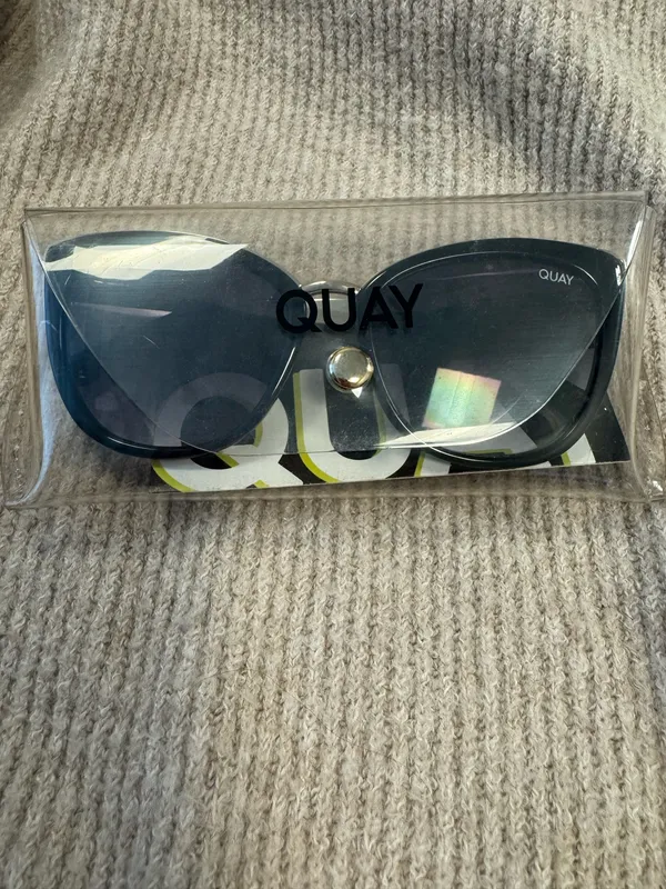 Quay Australia Sunglasses Honey - Image 3