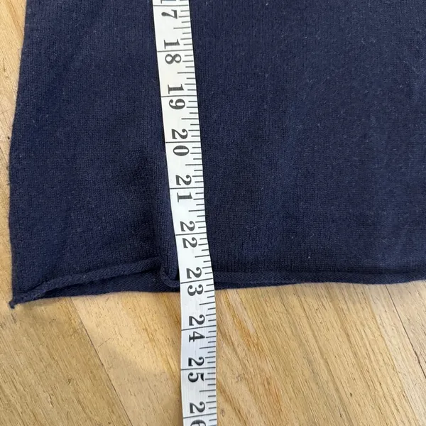 J.Crew 100% cashmere sweater in navy blue - Image 8
