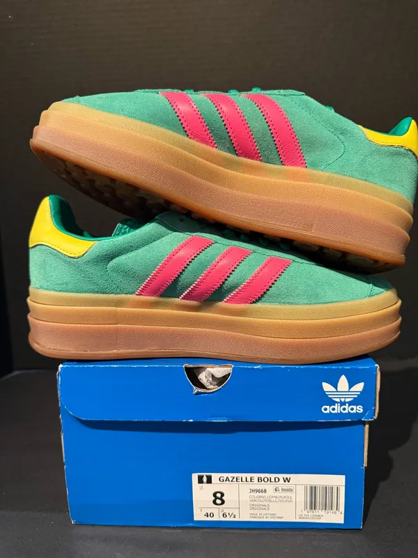 Women’s Adidas Gazelle Bold size 8W - Image 2
