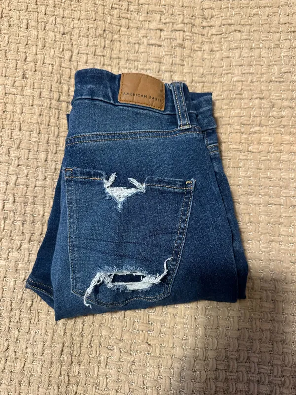 American Eagle Jeans - Image 4