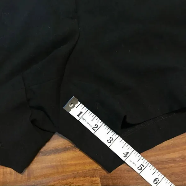 Forever 21 Black Shorts Size Medium - Image 6