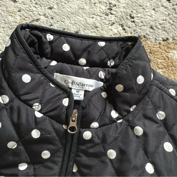 Croft & Barrow Black Quilted Vest with White Polka Dots - Image 2