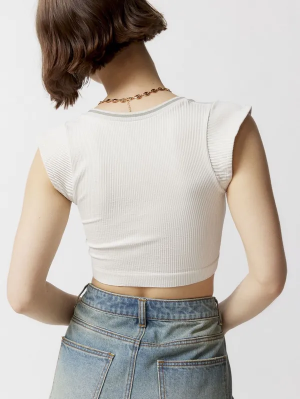 Urban Outfitters Croptop - Image 4