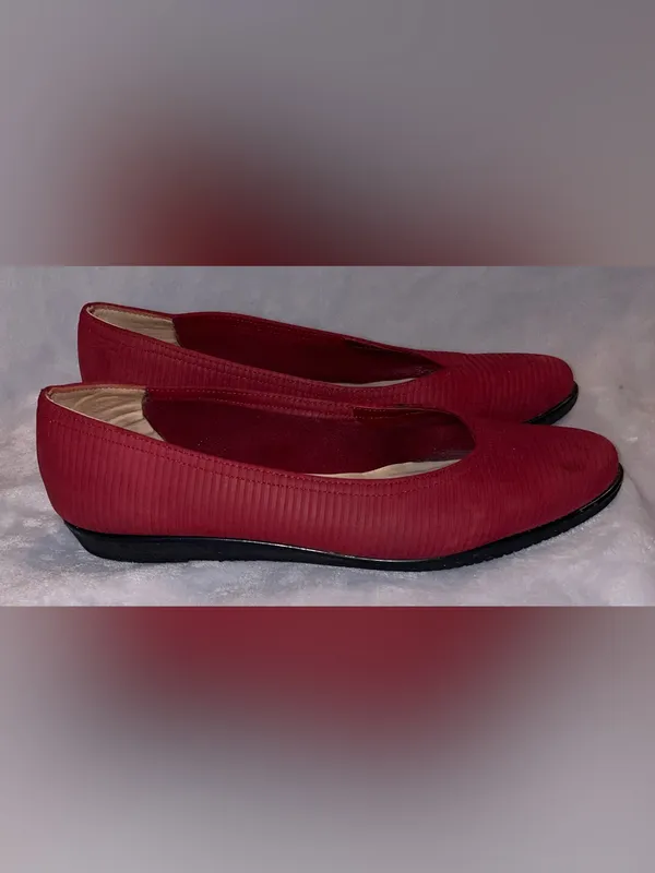 Salvatore Ferragamo Women’s Size 5.5 Vintage Boutique Red Ribbed Flats Italy - Image 3