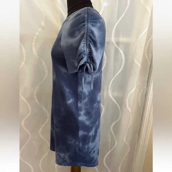 NWOT Cupio Blue Tie Dye Ruched Sleeve T-Shirt Dress Medium - Image 3