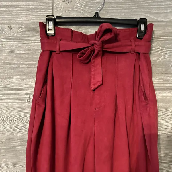Free People Burgundy Suede Paperbag‎ Waist Tie Belt Cropped Pants Size 6 - Image 9