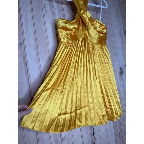 NWT Lulus Renlee Golden Yellow Halter Pleated Mini Dress Party Night Out Size S - Image 4