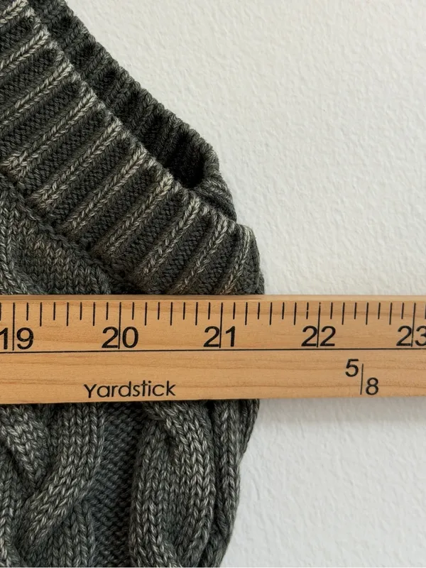 NEW Faherty Sunwashed Sweater Vest Size Large Green Cable Knit NWOT - Image 6