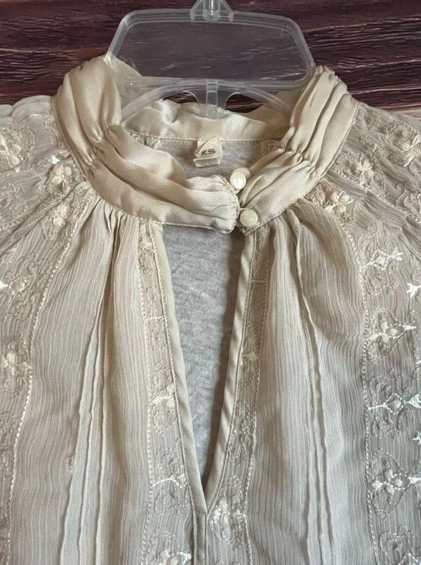 Tiny victorian style, cream color, long sleeve shirt. Size X-Small. - Image 5