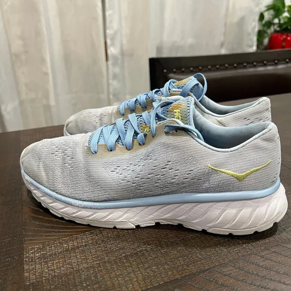 Hoka cavu 2 light blue running shoes 8 women - Image 3