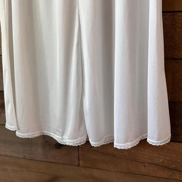 Vintage Vanity Fair White Nylon Half Slip Lace Hem Midi Slip Skirt - Image 3