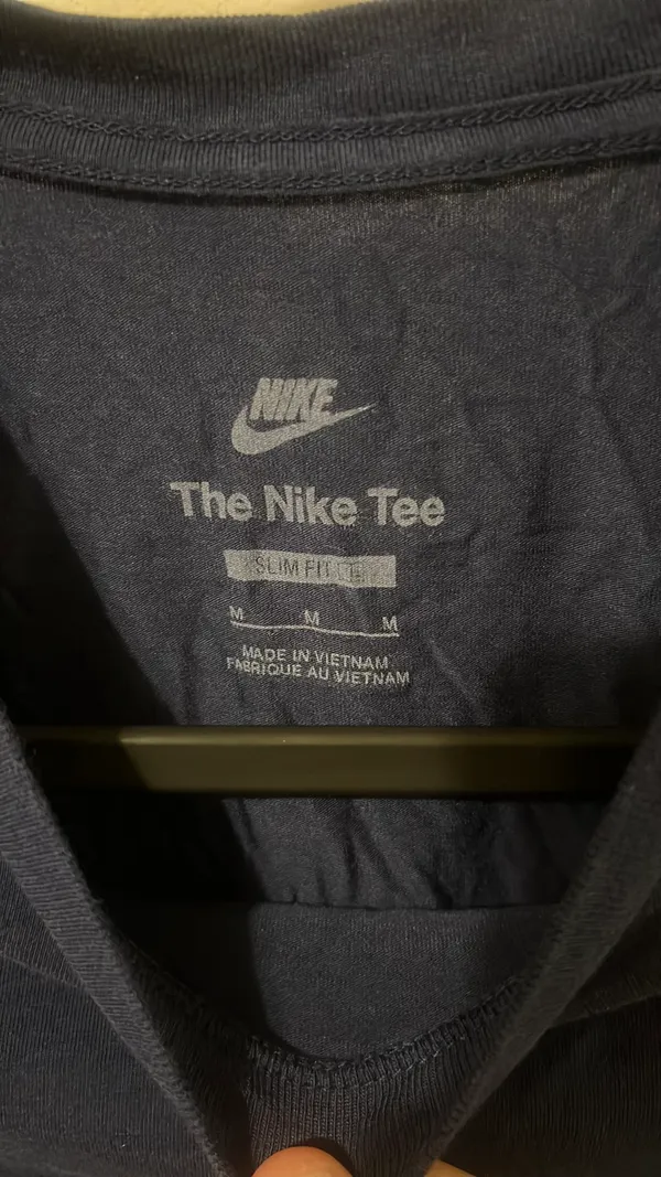 Cropped Nike Long Sleeve Shirt - Image 2