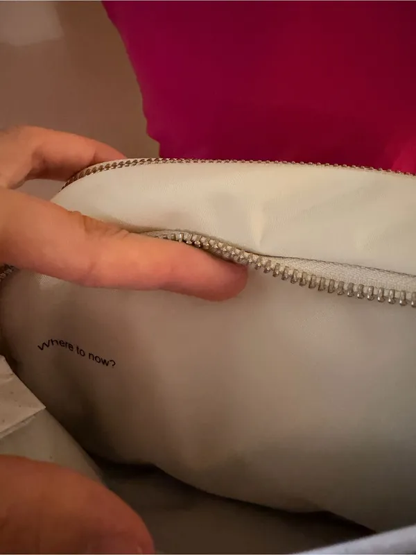 lululemon athletica Cream Crossbody Bag with Adjustable Strap - Image 3