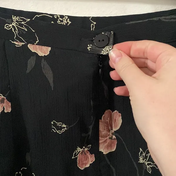 Pendleton crepe georgette floral print midi skirt vintage in black size 12 - Image 7