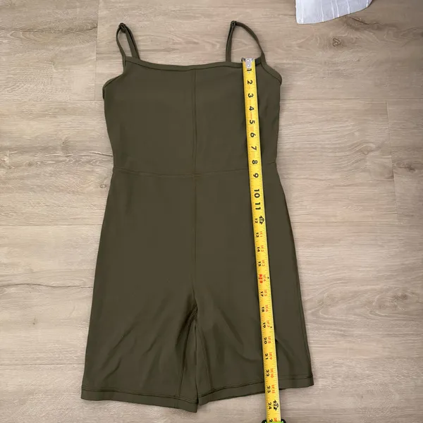 Aritzia Wilfred Free DIVINITY 5" ROMPER in Green - Image 2