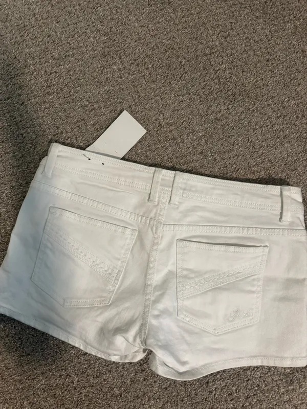 Guess Shorts Vintage - Image 2