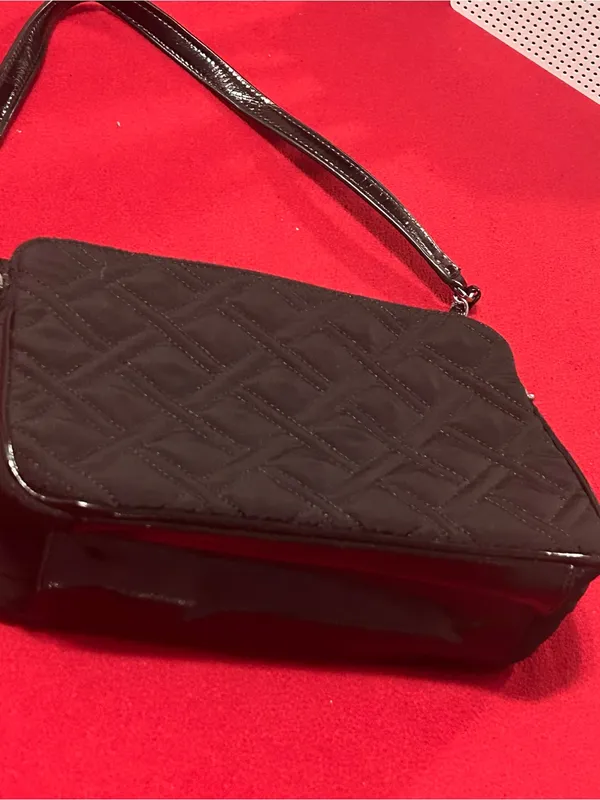 Vera Bradley Quilted Black Shoulder Bag with Patent Trim NEW - Image 4