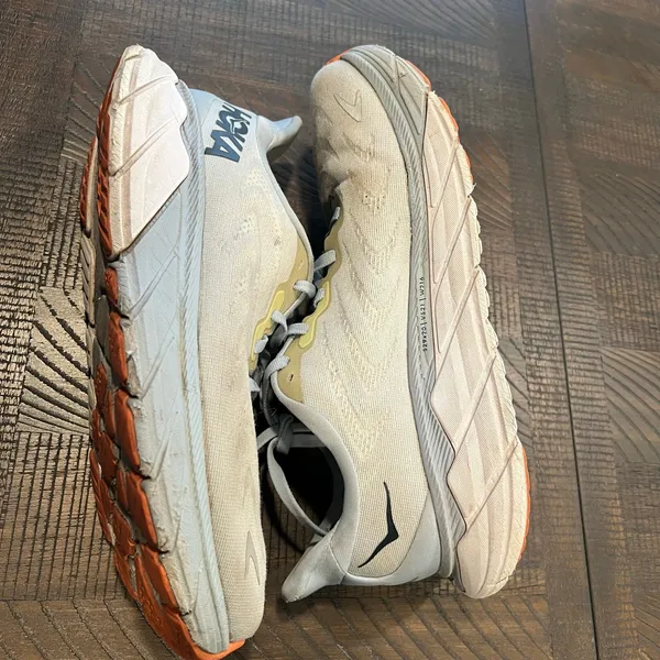 Hoka arahi 6 running shoes gray for women size 9.5 B - Image 11