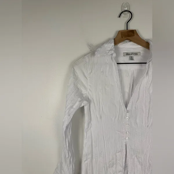 Urban Outfitters White Jordyn Textured Flyaway Shirt‎ Women’s Sz S - Image 4