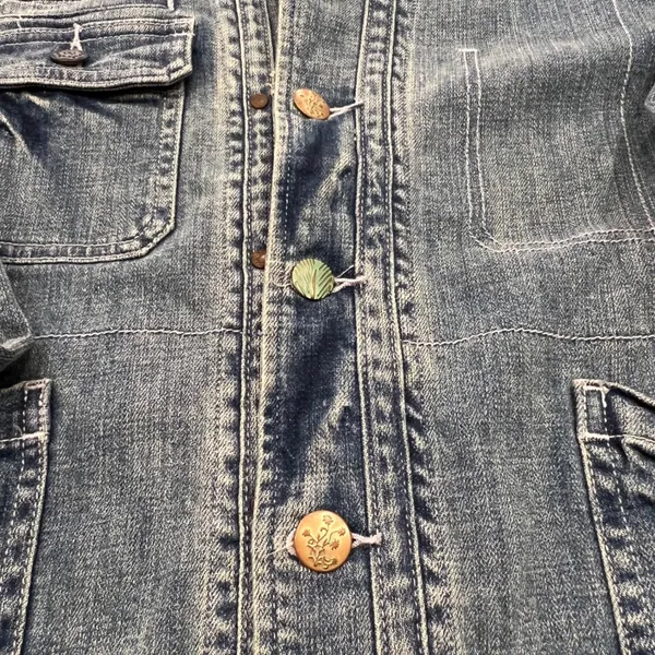Sundance Women‎ Blue Denim Chore Jacket Mismatched Buttons Distressed Medium M - Image 3