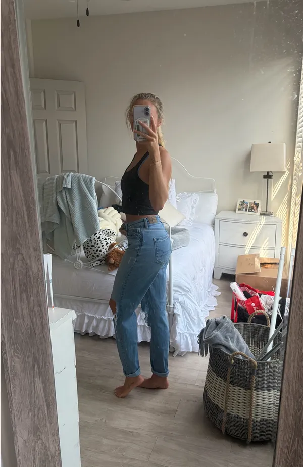 American Eagle Jeans - Image 3