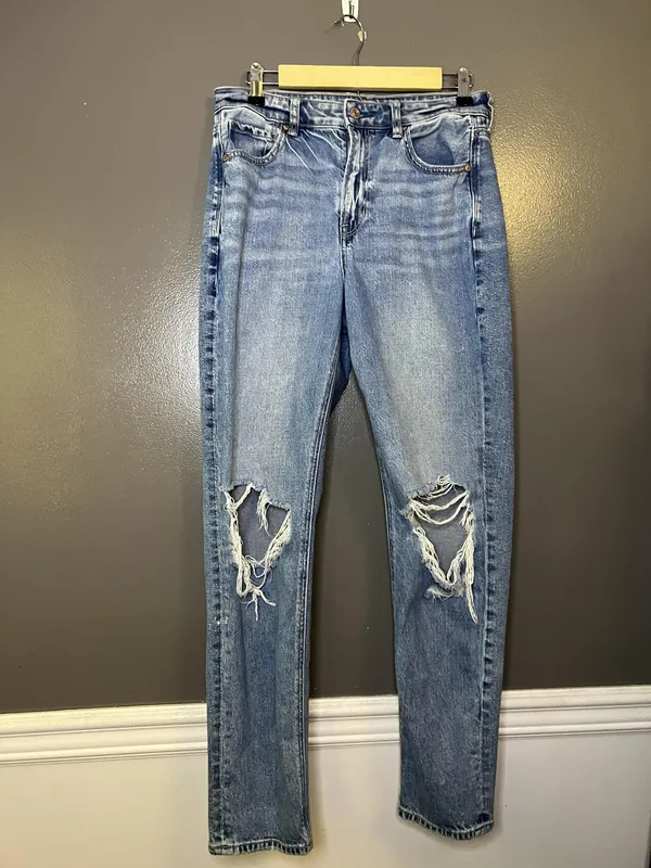 American Eagle Outfitters Mom Jeans Womens 8 Long Light Wash Distressed Denim - Image 2
