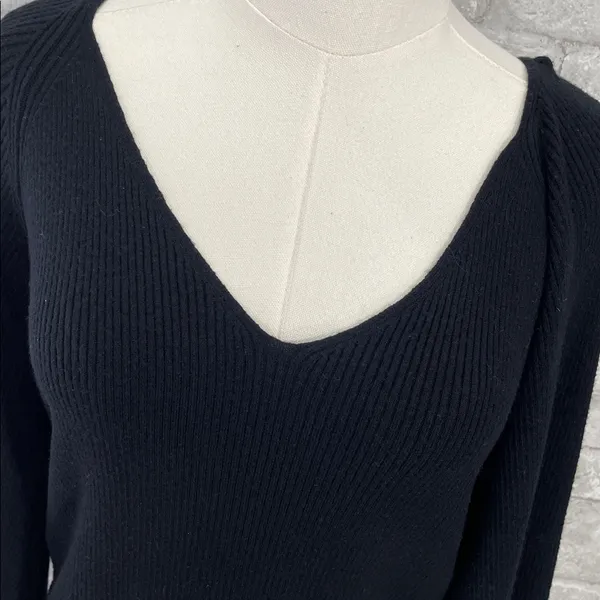 Abercrombie & Fitch Black V-Neck Sweater - Image 2