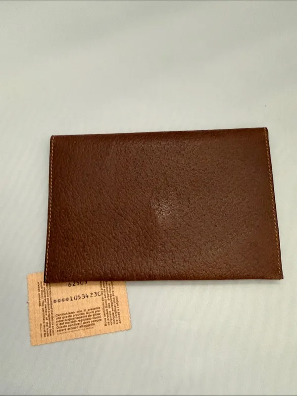 Gucci Vintage Accessory Collection Leather Envelope Pouch with Gold Logo - Image 2