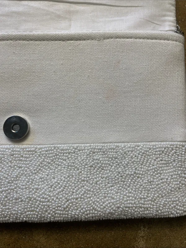 Beaded White Clutch with Red Lip Motif - Image 4