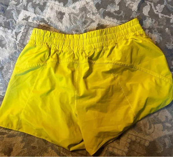 Lululemon SOLL Yellow Lightweight Low Rise Lined 2.5" Hotty Hot Shorts 14 - Image 2