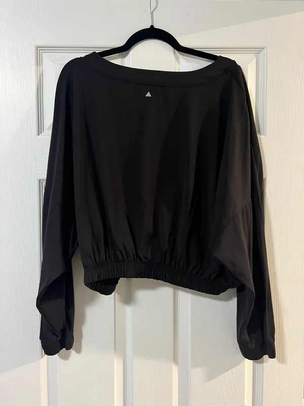 Vitality Balance Athletica Cropped Crewneck - Image 3