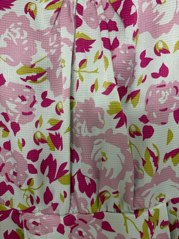 Pink and white floral summer dress with pockets - Image 2
