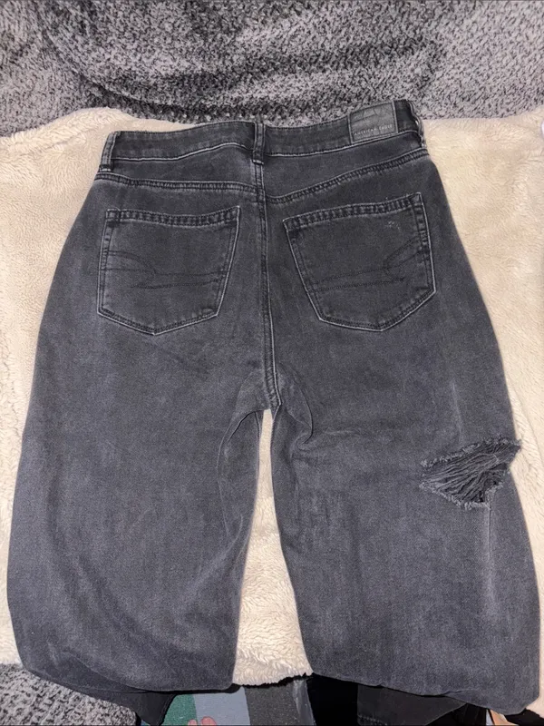 American Eagle Ripped Mom Jeans, Size 4 - Image 3