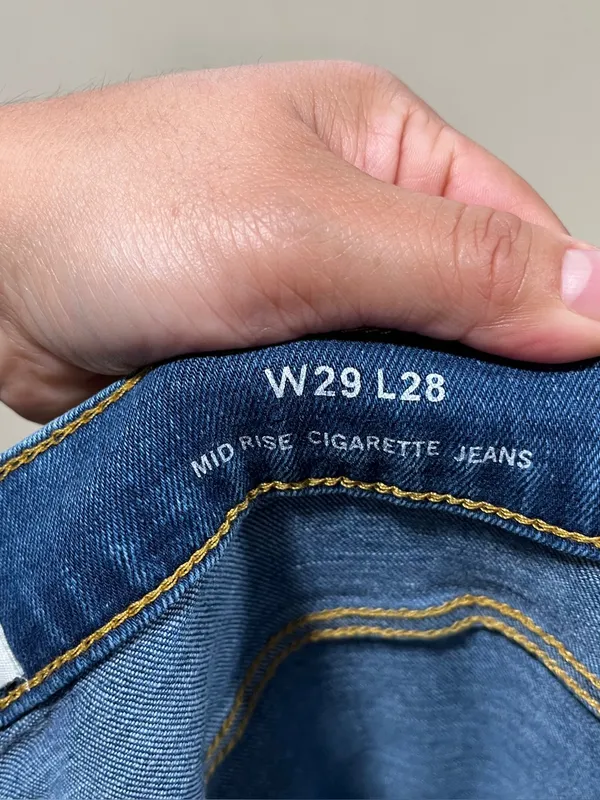 Boden W29 L28 MID RISE CIGARETTE JEANS" EUC blue denim - Image 10