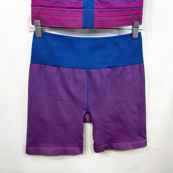 Fabletics Medium Workout Set Pink Blue Seamless Sports‎ Bra Bike Shorts 1597 - Image 7