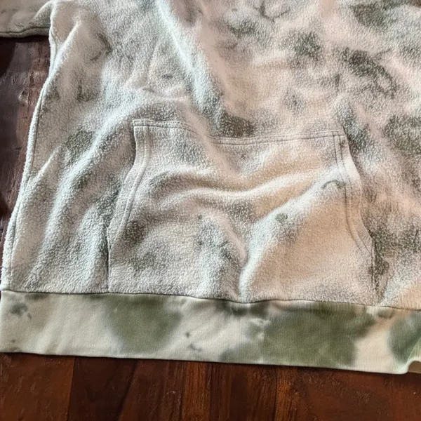 Feat Blanket Hoodie Sage Green‎ Tie Dye Fleece Sweatshirt Womens Medium - Image 9