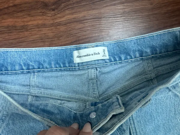 Abercrombie & Fitch blue denim cargo jeans Size 25" #denim #highwaisted Barely warn Thick soft material - Image 4
