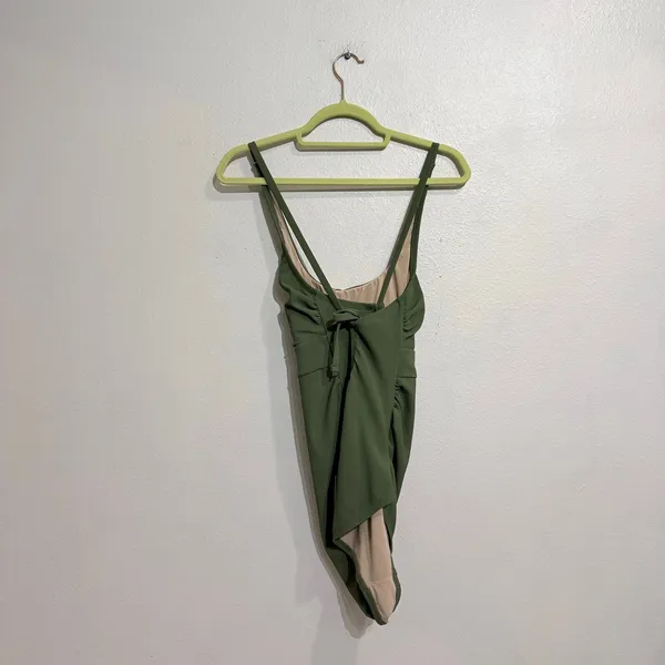 Cupshe Olive Green Ribbed One Piece Swimsuit Sz M NWT - Image 9