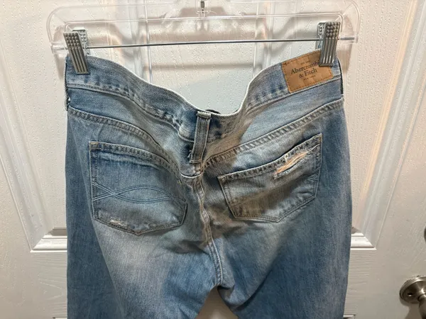 Abercrombie & Fitch Distressed High Rise Mom Jeans Size 4 / 27W - Image 7