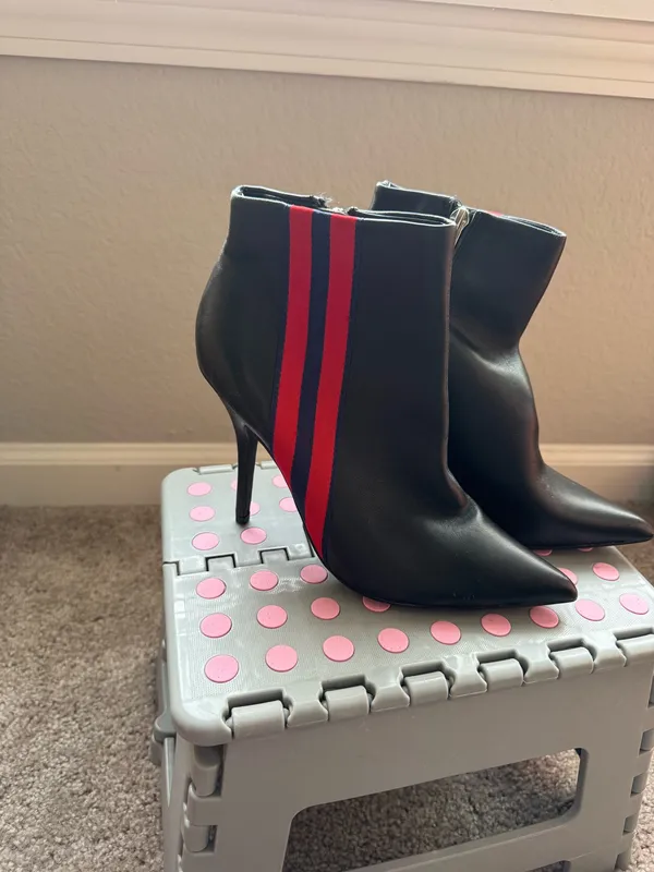 Steve Madden Black Ankle Booties Size 7 - Image 2