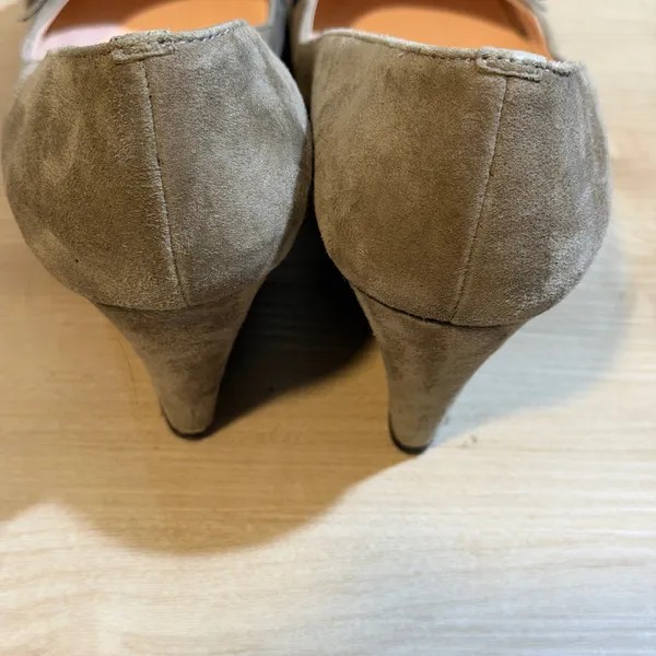 Kate Spade Wedge Heels Womens 8M Taupe Suede‎ Bow Fringe Dress Shoes - Image 8