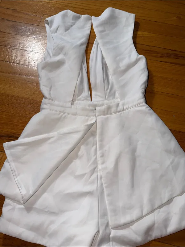 DO+BE Boohoo White Sleeveless Deep V-Neck Romper - Image 7