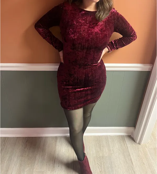Red sparkly dress - Image 3