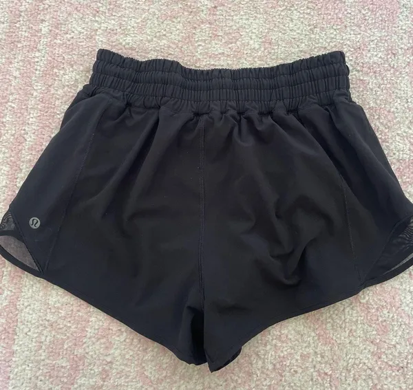 Lululemon black Hotty Hot Shorts 2.5" High-Rise - Image 2